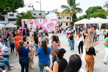 Las madres celebraron su día bailando y compartiendo junto a sus hijos.