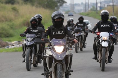 Lisbeth pertenece al grupo de motorizados que laboran en el distrito Nueva Prosperina.