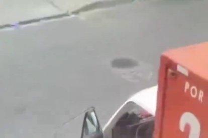 El robo quedó filmado en un video que se difundió en redes sociales.