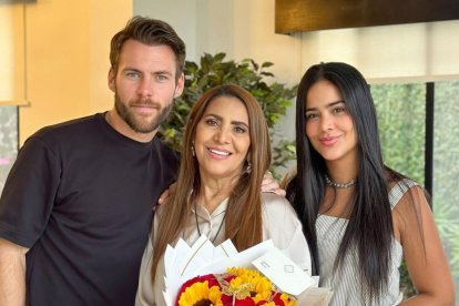 Michela Pincay y su mamá festejaron.