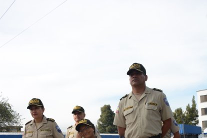 Brithany estuvo rodeada de los más altos oficiales de la capital.