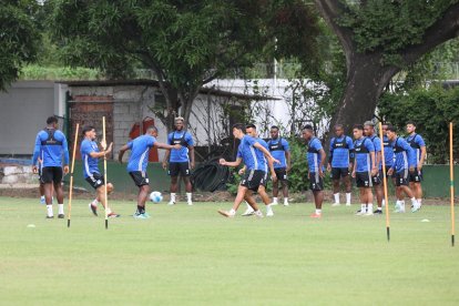 POLIDEPORTIVO DE SAMANES ENTRENAMIENTO DEL EQUIPO DE EMELEC PERIODISTA : GINO ZAMBRANO FECHA : 16/05/2024 AGENCIA : ( AG-DIARIO EXTRA GUAYAQUIL )