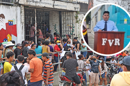 La víctima es profesor del sexto de básica de este plantel de Guayaquil.