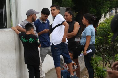 Familiares de Ángelo Ortega llegaron a la morgue a retirar su cadáver.