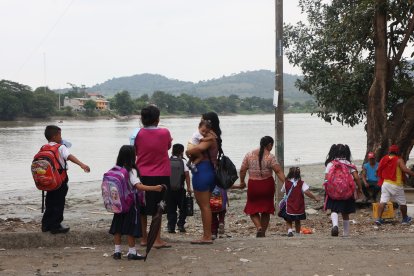 Debido a la cercanía del río Daule, los mosquitos abundan en Puente Lucía.