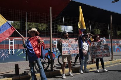 Ciudadanos se han dado cita para oponerse a la medida