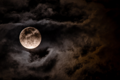 Conoce más sobre la luna de flores de mayo.