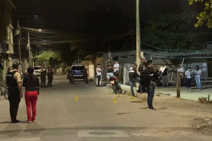 En el lugar llegaron agente de Criminalística para levantar indicios.