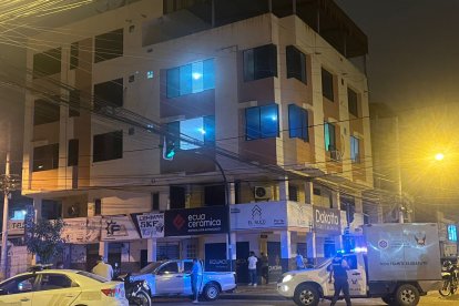 En este edificio ocurrió el crimen que enluta a tres familias.