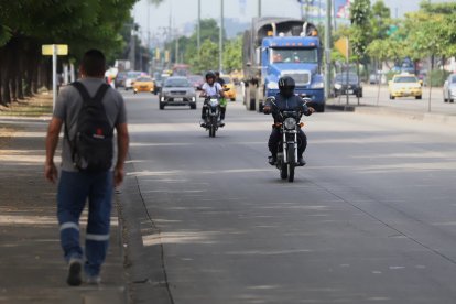 La inseguridad ha marcado la avenida Narcisa de Jesús, por donde pasan a diario cientos de vehículos.