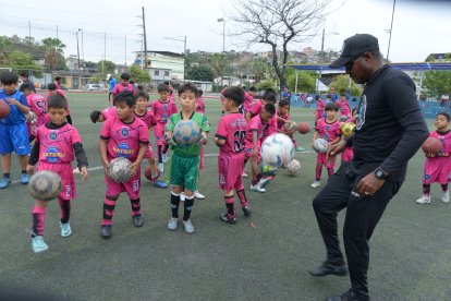 El exentrenador de las menores de Independiente del Valle, Luis Medina, viene trabajando en este sector céntrico de Durán.