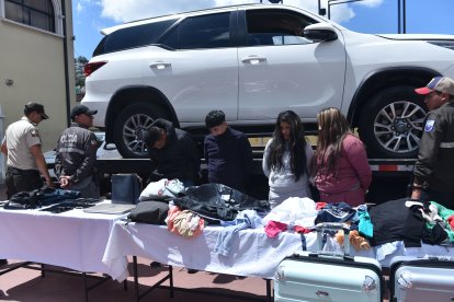 Dos hombres y dos mujeres fueron capturados en la operación policial.