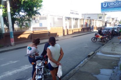 Amigos de la víctima pidieron justicia. El sospechoso huyó.