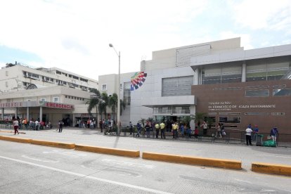 En los contratos que realizó el Hospital del Niño presentan inconsistencias.