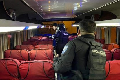 El hombre fue sometido mediante pistola de descarga eléctrica.