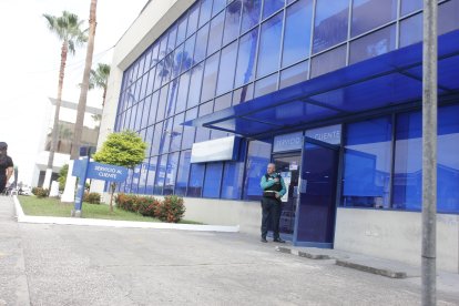 La agencia matriz de  CNEL recibió muchas quejas durante la mañana del 29 (referencial).