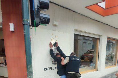 El sujeto llevaba el cuchillo en su cintura.