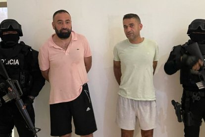 Dos ciudadanos de Turquía fueron detenido en la isla Mocolí, del cantón Samborondón, en la provincia del Guayas.