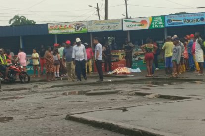 La mujer fue atacada afuera de la terminal terrestre.