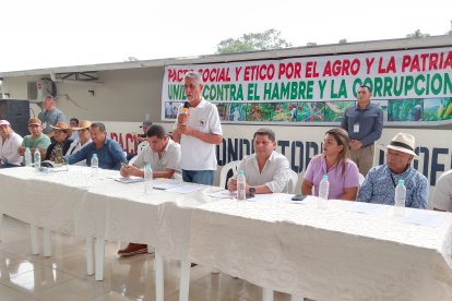 Piden que les condonen las deudas.