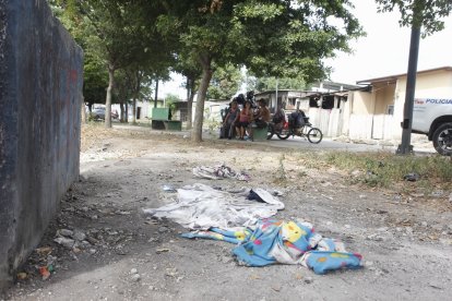 El cuerpo se encontraba cerca de la orilla del estero Salado.