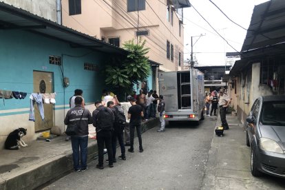 En el primer hecho un hombre cayó abatido.