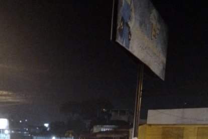 Los esposos fueron atacados cuando estaban detenidos en un semáforo.