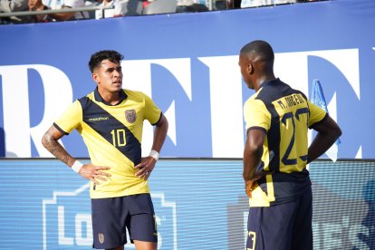 La selección de Ecuador está perdiendo ante Argentina.