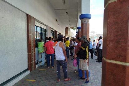 El cliente de una entidad bancaria fue asaltado.