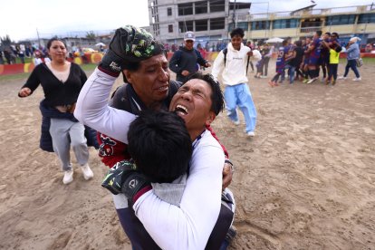 El arquero Marco Lloacana recordó a su amigo fallecido tras coronarse campeón.