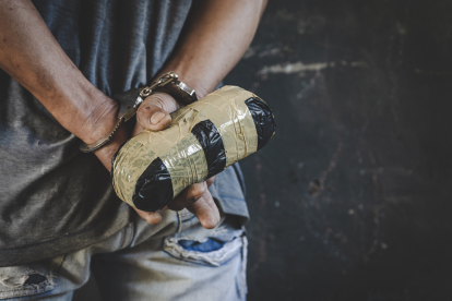 Referencial: un sujeto fue detenido en el norte de Guayaquil, señalado de extorsión y tráfico de droga.