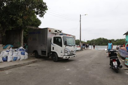 El empresario fue hallado flotando en el Estero Salado.