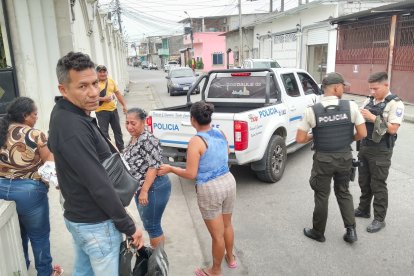 El acto generó pánico en el sector. La policía inició las indagaciones.