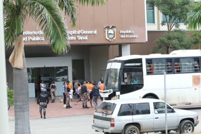Un equipo de EXTRA captó el pasado 15 de mayo la llegada de reos al hospital de Monte Sinaí, días después de la fuga de dos privados de libertad.