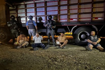 El operativo resultó con la aprehensión de 4 sospechosos.