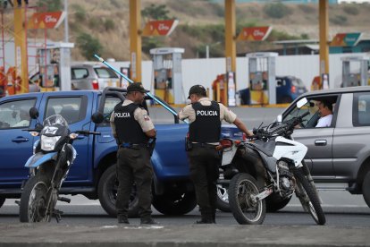 La Policía se encuentra en el sitio para recabar indicios.