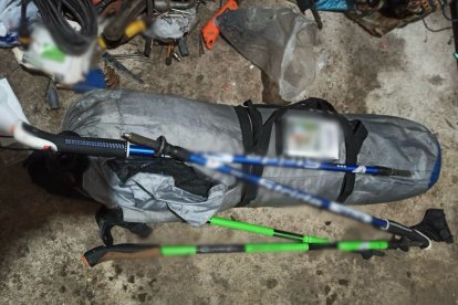 Estos son parte de los implementos que fueron robados a la pareja de extranjeros que acampaba en la Laguna de Mojanda.