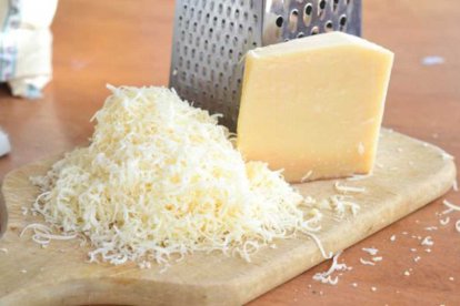 Arcsa decomisa lote de queso rallado de reconocida marca ecuatoriana
