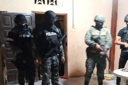 La policía ha realizado varios procedimientos en localidades manabitas para dar con presuntos extorsionadores.