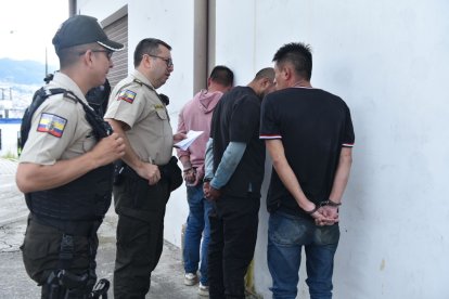 Dos de los sospechosos tienen antecedentes penales.