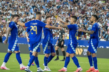 La selección de Argentina tendrá a su equipo completo para el partido inaugural.