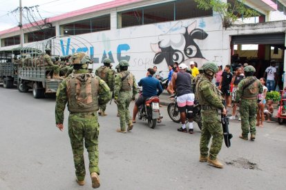 Militares salieron a las calles de Esmeraldas para ejecutar controles.