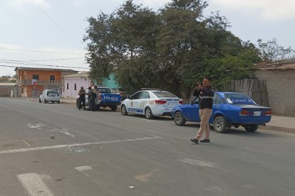 En la zona, agentes policiales recabaron indicios balísticos.