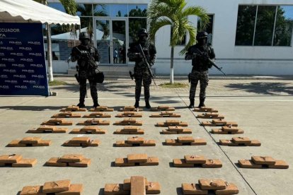 La Policía incauta cargamento de droga en Manabí.