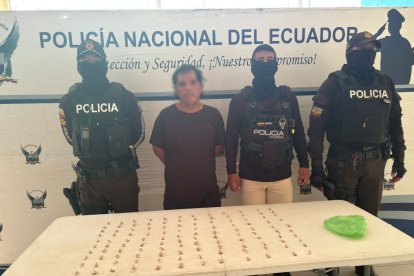 El ciudadano estaba en posesión de 120 fundas de una sustancias color marrón.