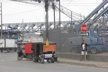 En esta zona de la vía a Daule se cometió el crimen contra un presunto Chonero.