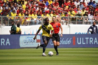 Moisés Caicedo figura de Ecuador que estará ante Jamaica.