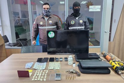 Los objetos que decomisó la Policía Nacional.