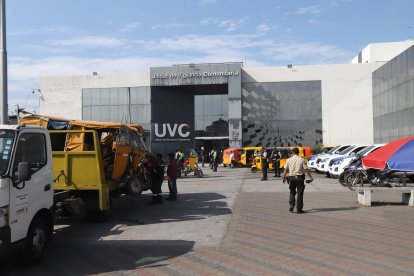 El operativo dejó gran cantidad de vehículos decomisados.