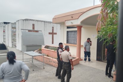 La policía continúa con las investigaciones sobre este macabro hecho.